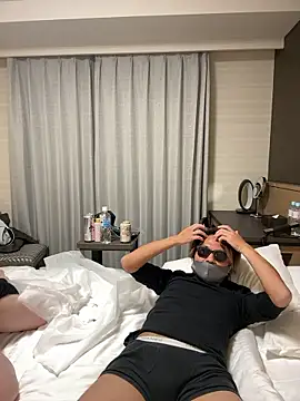 POMUPOMUPURIN2 online show from November 28, 11:13 am