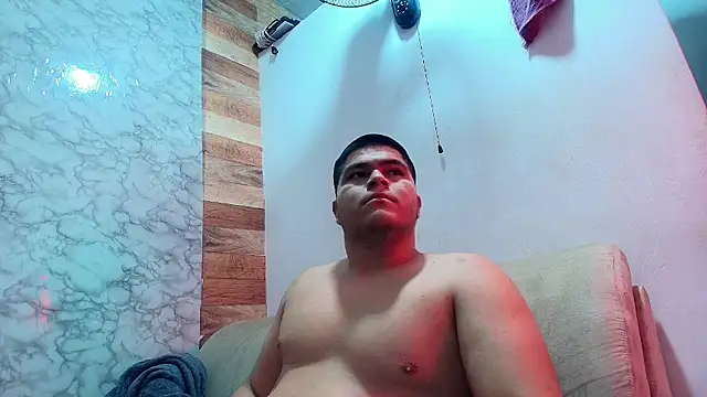 naomi campbel  online show from February 15, 2:05 pm