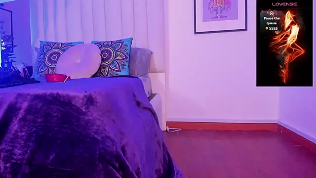 Violett Novoa online show from October 14, 12:52 pm