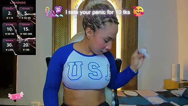 Elowen Clark online show from February 5, 8:01 pm