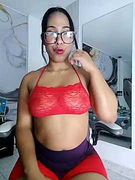 Elowen Clark online show from October 1, 7:52 pm