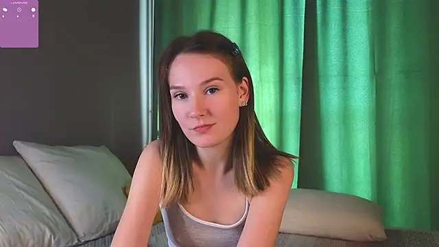 Snapshot of QueenieHathaway chatting on September 20, 2:54 am QueenieHathaway online show from September 20, 2:54 am