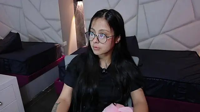 sophiaa 7 online show from January 19, 11:17 am