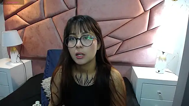 sophiaa 7 online show from October 3, 11:37 am