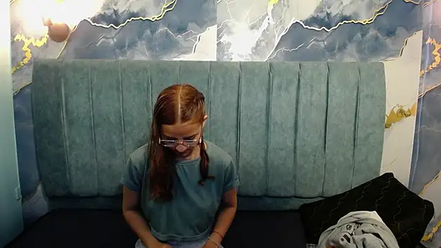 angeles azul online show from October 24, 1:40 pm