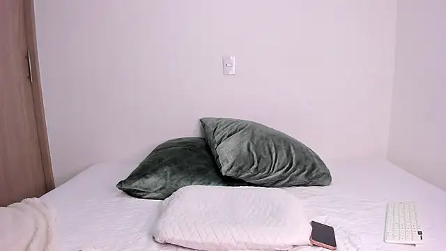 ZaraGenova online show from November 14, 2:55 am