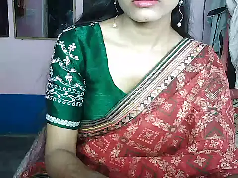 ROSE GOLDE online show from October 12, 3:36 pm