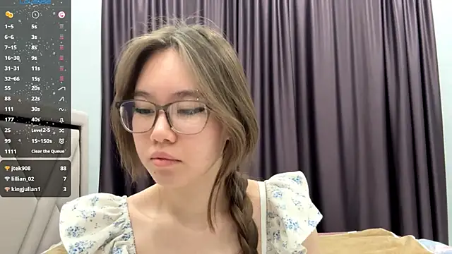 Wow Akemi online show from October 14, 9:45 am