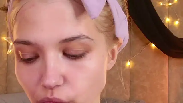 4example Chloe online show from April 17, 5:20 am