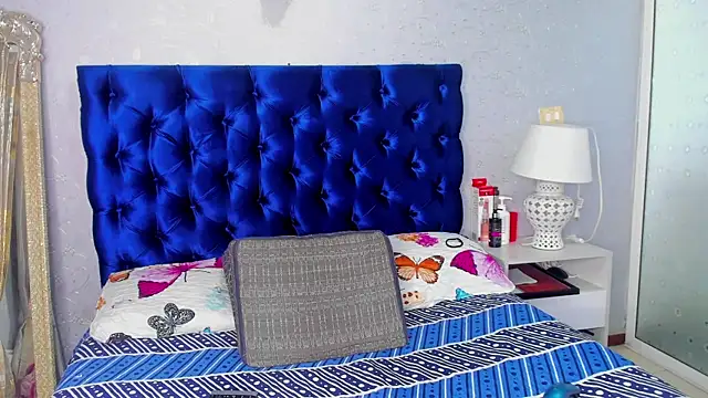 TANISHA HILL online show from October 7, 7:40 pm