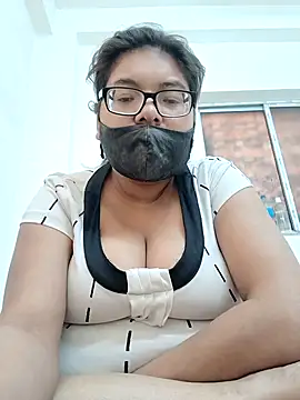 Elie couple143 online show from December 1, 6:06 am