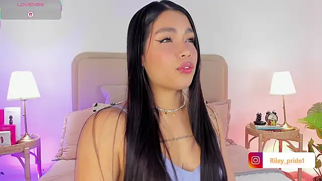 Cutie Riley online show from September 23, 11:41 am