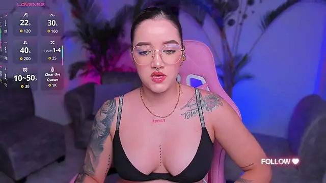 lunaarose online show from September 9, 4:23 am