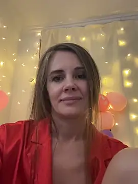 LucieMack online show from February 17, 5:01 pm