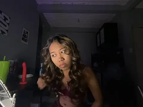 PinayLina18 online show from May 27, 4:31 am
