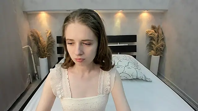 Camilla Kelly online show from November 5, 1:11 am