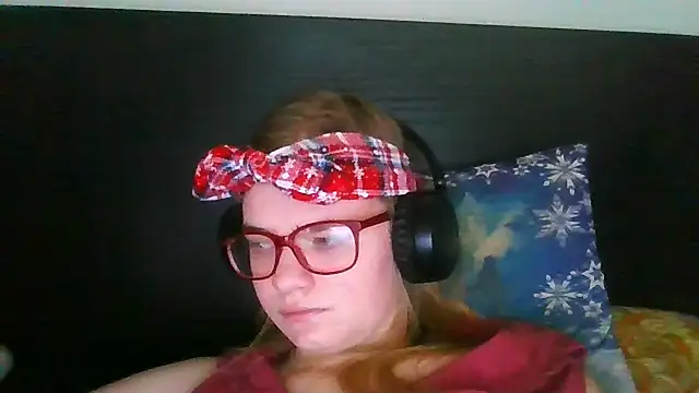 Moonolighta online show from October 29, 9:57 am