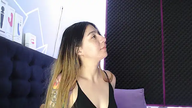 karlamoon23 online show from October 24, 9:44 pm