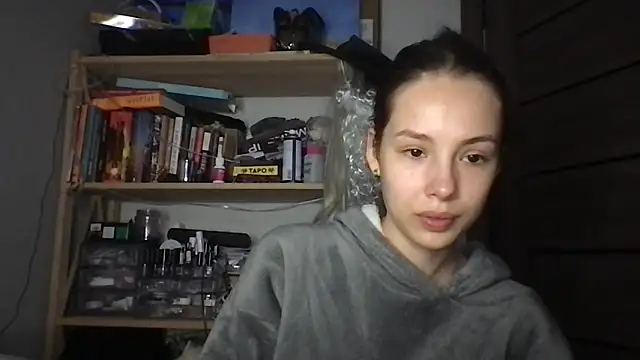 Yuna5343 online show from December 19, 11:30 pm