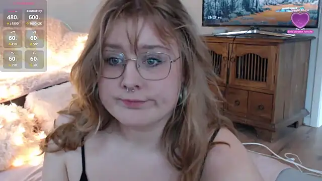 AgnesRoseCams online show from March 24, 9:47 am