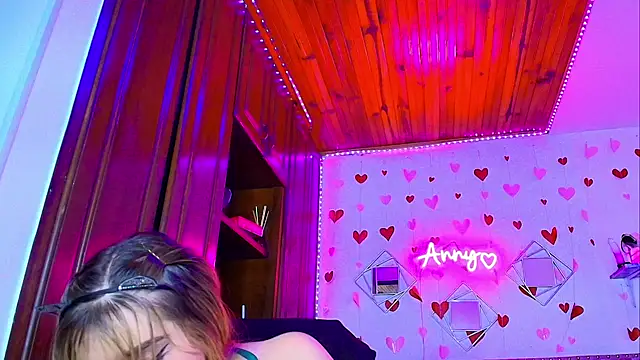 Anny Hurtado online show from December 15, 6:40 am