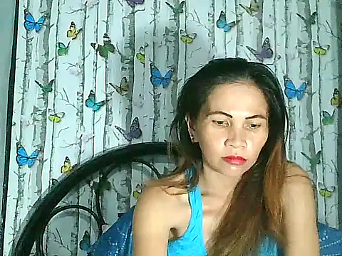 Snapshot of Urwildestangelfire_19 chatting on October 23, 12:49 am Urwildestangelfire 19 online show from October 23, 12:49 am