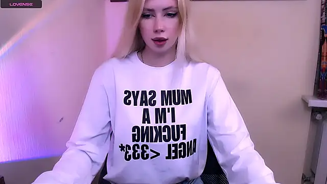 AliceHotty  online show from February 22, 9:32 am