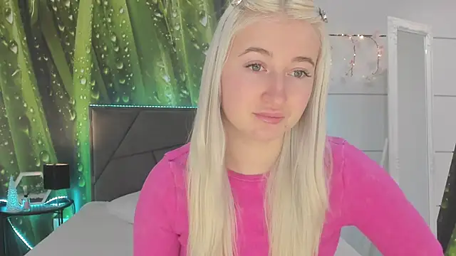 HollyTailors online show from February 4, 6:27 am