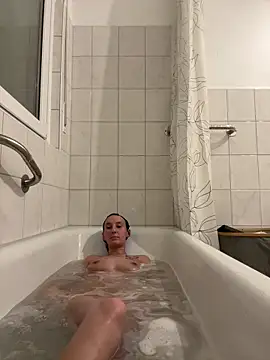 Emilia Mausi online show from April 9, 7:08 pm