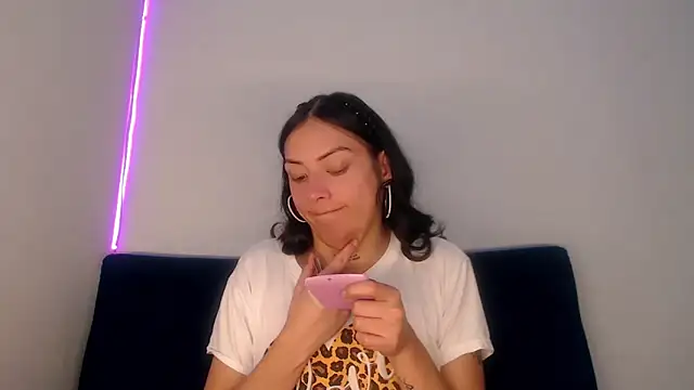 Megan Gil  online show from February 14, 9:39 pm