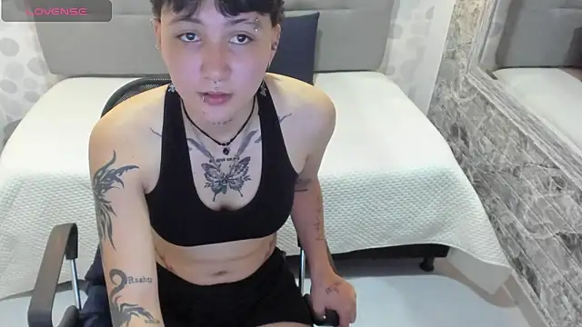 Snapshot of emahills__axelrose chatting on September 15, 1:03 am emahills  axelrose online show from September 15, 1:03 am