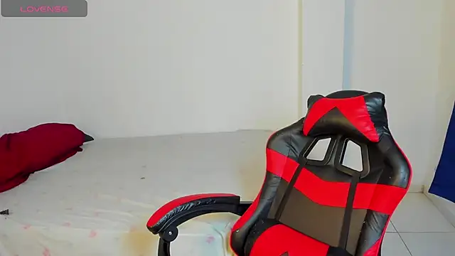 yumi hanna online show from March 6, 3:01 am