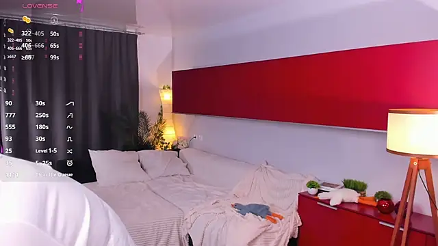 OdellaFrake online show from May 18, 8:04 pm