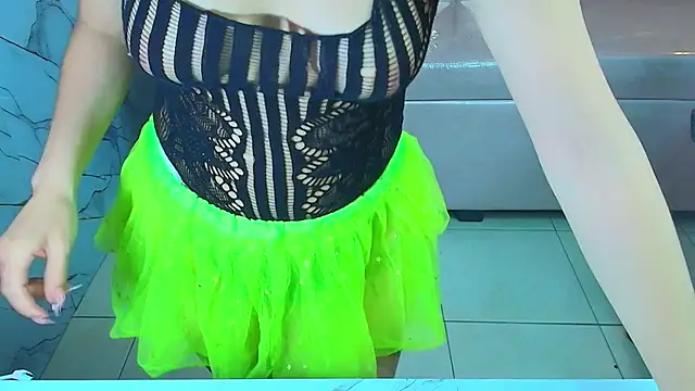 zoe r  online show from September 27, 3:58 am