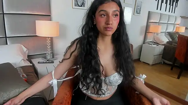 ValentiinaCruz online show from November 9, 10:49 pm