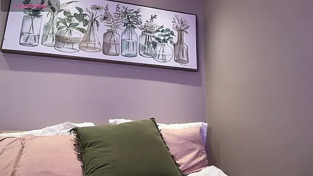 sarahinparadise online show from October 12, 1:30 am