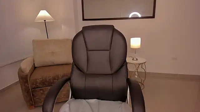 Saskia litt online show from November 2, 9:23 am