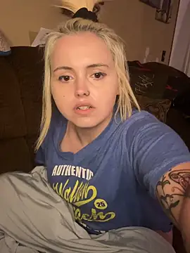 JuicyExxxperience online show from March 28, 10:48 am