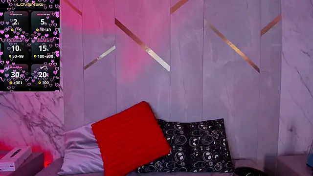 Ravenna666  online show from December 18, 1:27 pm