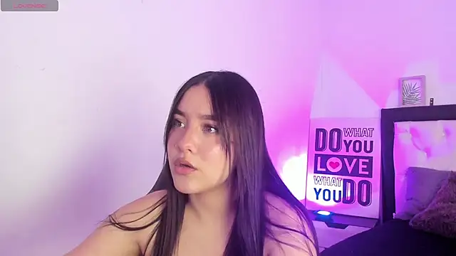 Snapshot of KimGarces chatting on September 16, 8:28 pm KimGarces online show from September 16, 8:28 pm