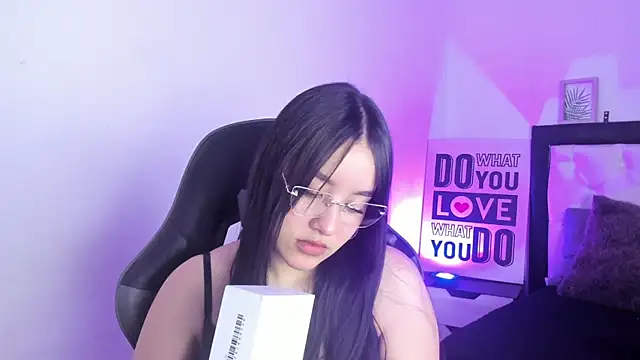 Snapshot of KimGarces chatting on September 17, 9:02 pm KimGarces online show from September 17, 9:02 pm