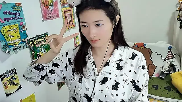 Snapshot of Moonlight-23 chatting on September 25, 2:38 pm Moonlight-23 online show from September 25, 2:38 pm