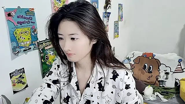 Snapshot of Moonlight-23 chatting on October 8, 2:43 pm Moonlight-23 online show from October 8, 2:43 pm
