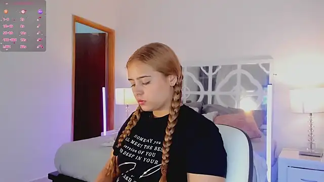 MikaelaStone online show from December 16, 12:44 pm