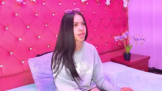 Nanis James online show from January 9, 3:22 am