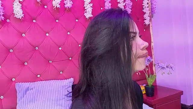 Nanis James online show from January 11, 3:44 am