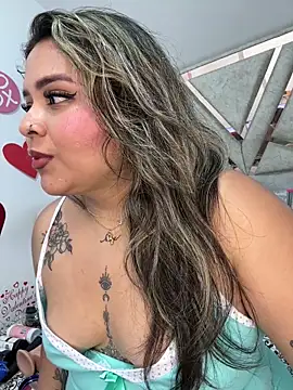 ashley-swift- online show from April 10, 7:47 am