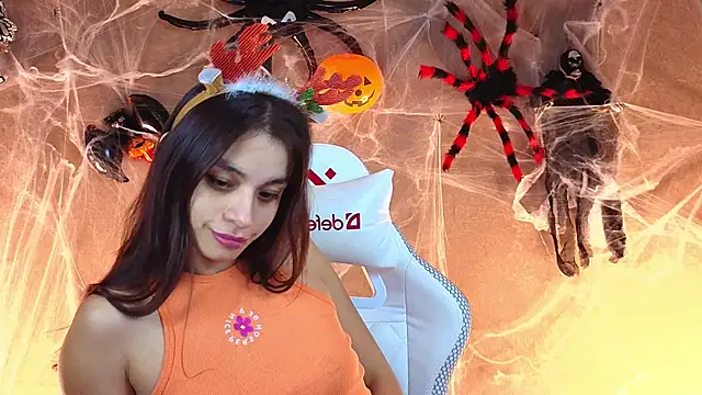 Snapshot of Leila_Hefner chatting on October 22, 2:49 am Leila Hefner online show from October 22, 2:49 am