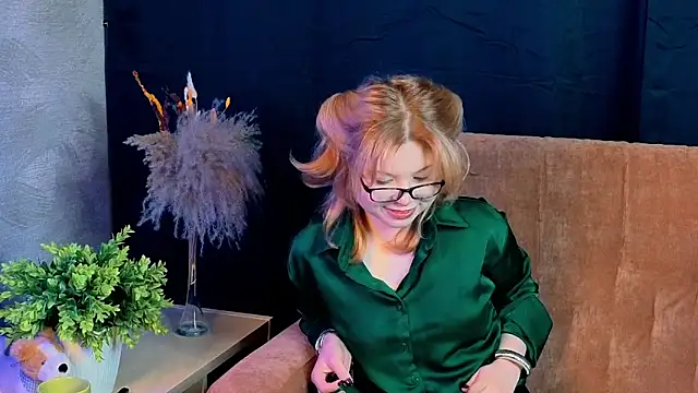 Stella Vanila online show from February 9, 8:11 pm