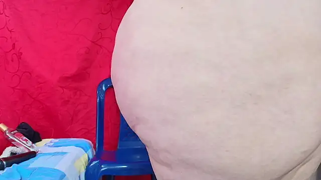 Snapshot of dominant_hipss chatting on September 21, 5:33 pm dominant hipss online show from September 21, 5:33 pm